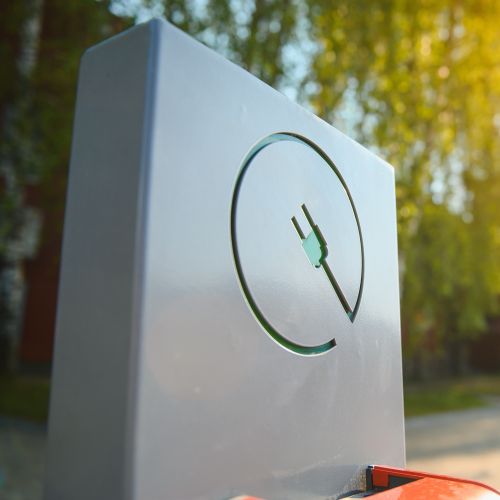 Pose de borne de recharge extérieure pour maison unifamiliale au Québec