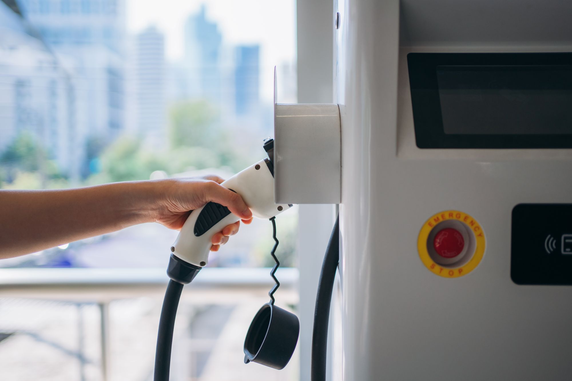 Équipement de recharge électrique installé au Québec
